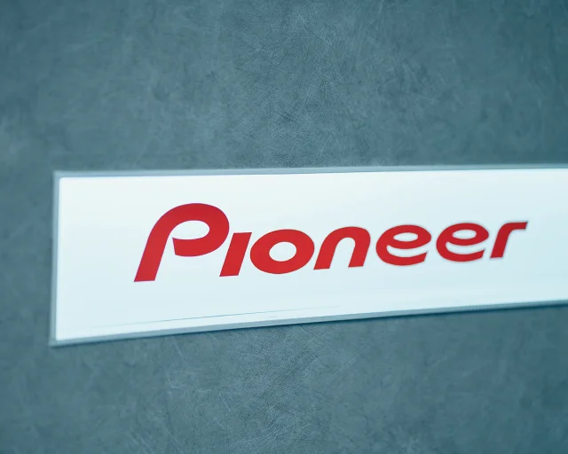Pioneer看板のアップ